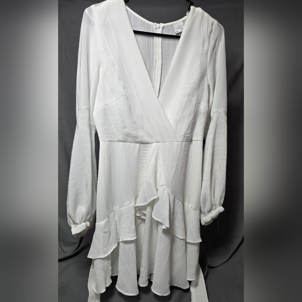 Medium Selfie Leslie Ruffle V Neck White Dress